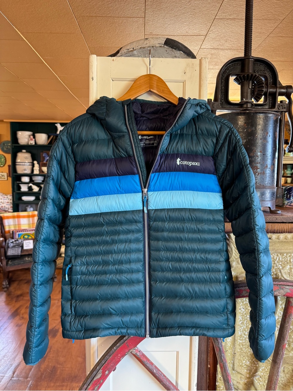Cotopaxi Women’s Fuego Down Hooded Jacket Small *